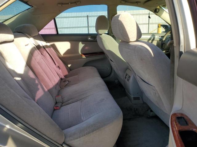 JTDBE32K140255496 - 2004 TOYOTA CAMRY LE Braun Foto 10