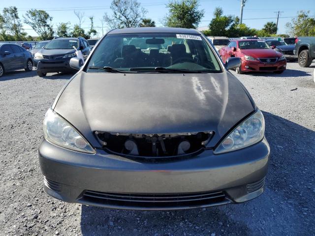 4T1BE32K65U530334 - 2005 TOYOTA CAMRY LE GRAY photo 5