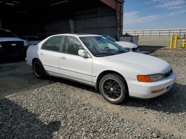 1HGCD5668VA091838 - 1997 HONDA ACCORD EX WHITE photo 4