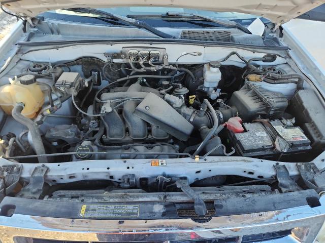 1FMCU03118KA05435 - 2008 FORD ESCAPE XLT WHITE photo 11