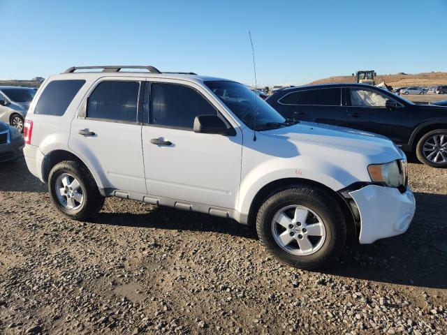 1FMCU03118KA05435 - 2008 FORD ESCAPE XLT WHITE photo 4