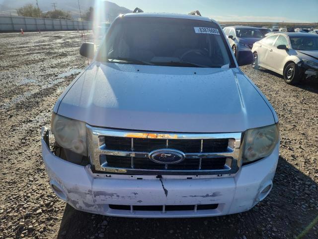 1FMCU03118KA05435 - 2008 FORD ESCAPE XLT WHITE photo 5
