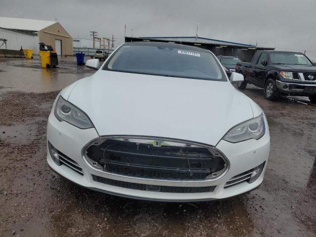 5YJSA1H15EFP56750 - 2014 TESLA MODEL S Biały zdjęcie 5