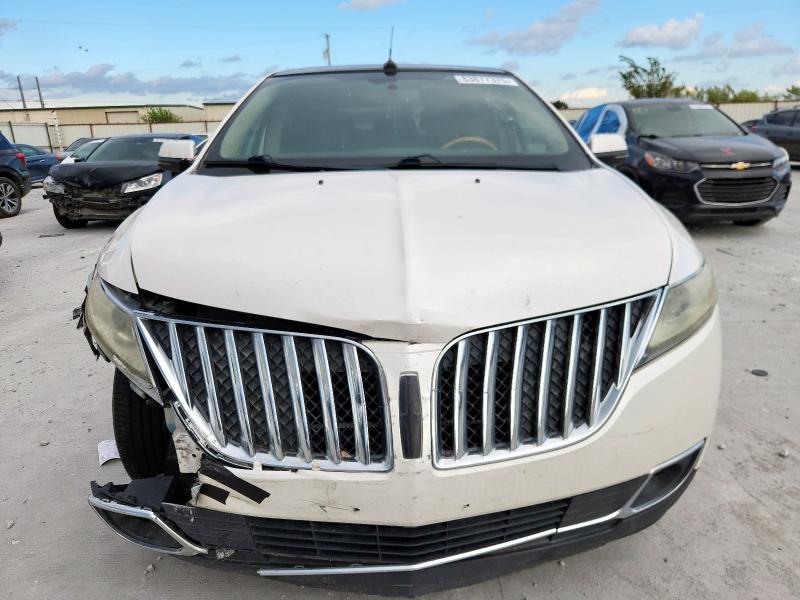 2LMDJ6JK4CBL02573 - 2012 LINCOLN MKX 白色 照片 5