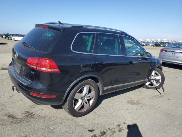 WVGEF9BP3ED007913 - 2014 VOLKSWAGEN TOUAREG V6 BLACK photo 3