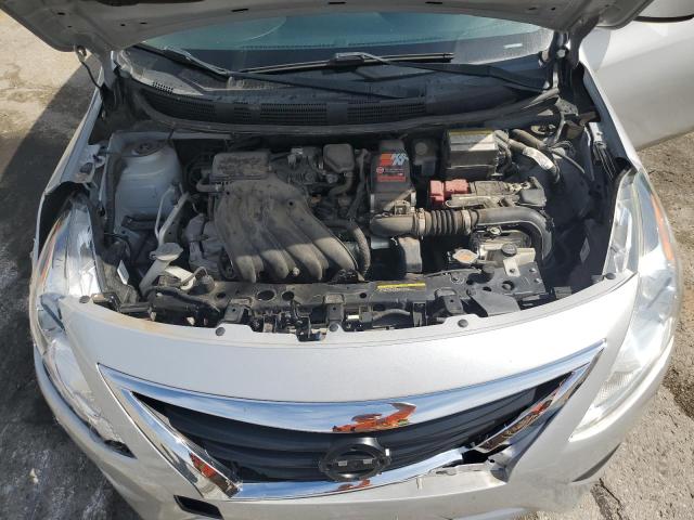 3N1CN7AP0GL908015 - 2016 NISSAN VERSA S ვერცხლისფერი ფოტო 11