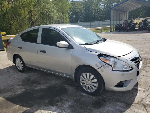 3N1CN7AP0GL908015 - 2016 NISSAN VERSA S ვერცხლისფერი ფოტო 4