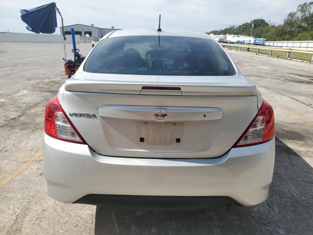 3N1CN7AP0GL908015 - 2016 NISSAN VERSA S ვერცხლისფერი ფოტო 6