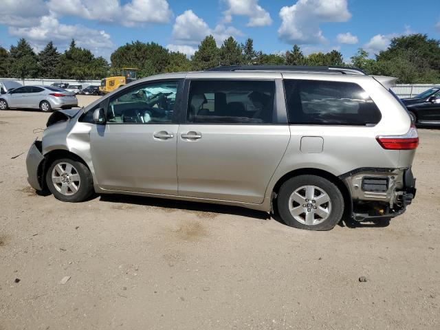 5TDKK3DC1GS730757 - 2016 TOYOTA SIENNA LE SILVER photo 2