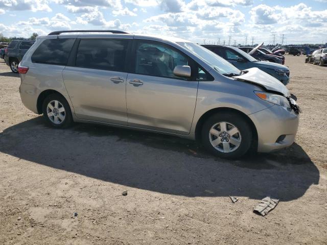 5TDKK3DC1GS730757 - 2016 TOYOTA SIENNA LE SILVER photo 4