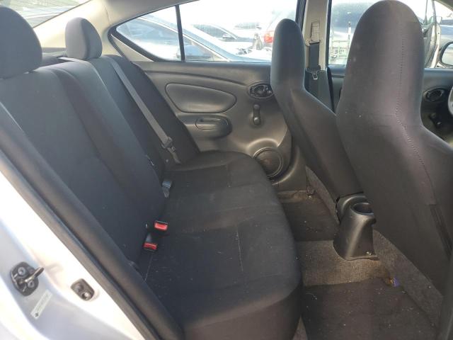 3N1CN7AP3FL851047 - 2015 NISSAN VERSA S ვერცხლისფერი ფოტო 11