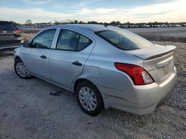 3N1CN7AP3FL851047 - 2015 NISSAN VERSA S ვერცხლისფერი ფოტო 2