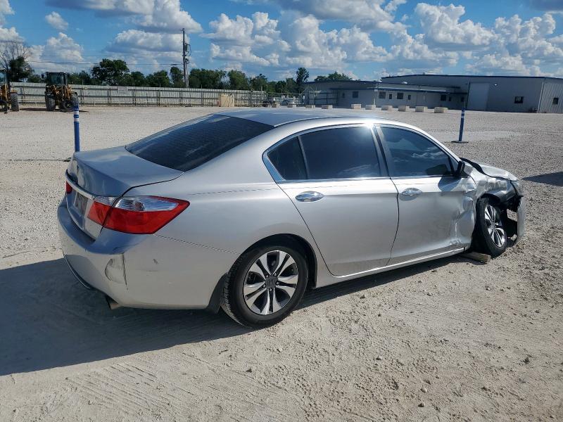 1HGCR2F30DA007600 - 2013 HONDA ACCORD LX SILVER photo 3