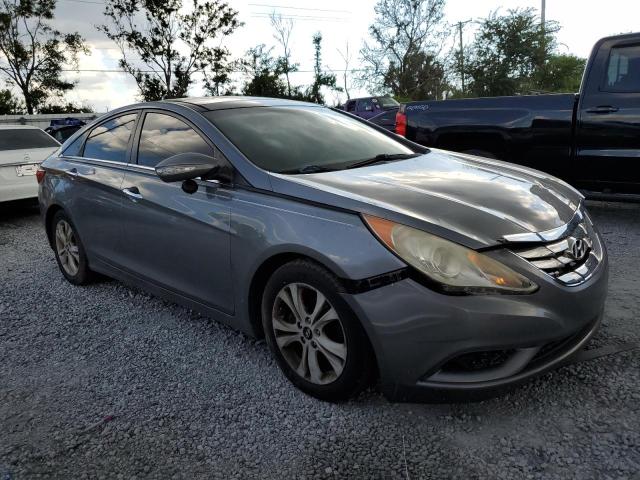 5NPEC4AC2DH687407 - 2013 HYUNDAI SONATA SE ნაცრისფერი ფოტო 4