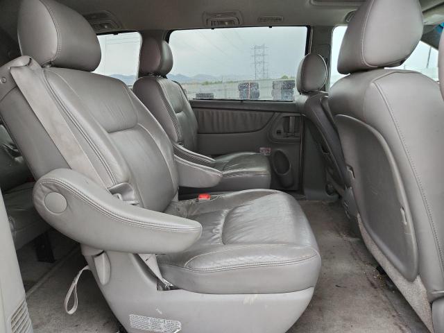 5TDZA22C25S308492 - 2005 TOYOTA SIENNA XLE SILVER photo 11