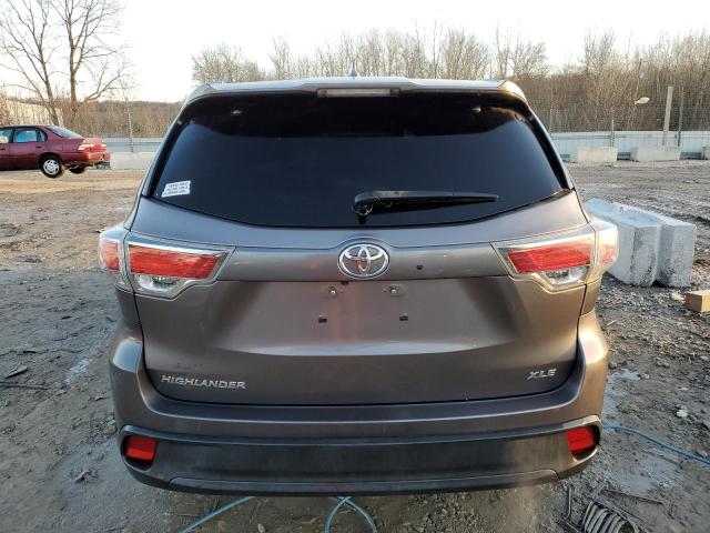 5TDKKRFH9GS142486 - 2016 TOYOTA HIGHLANDER XLE GRAY photo 6