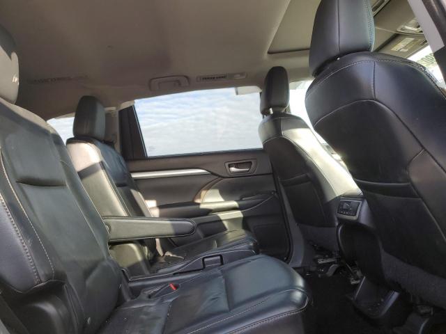 5TDJKRFH2GS237306 - 2016 TOYOTA HIGHLANDER XLE 白色 照片 11