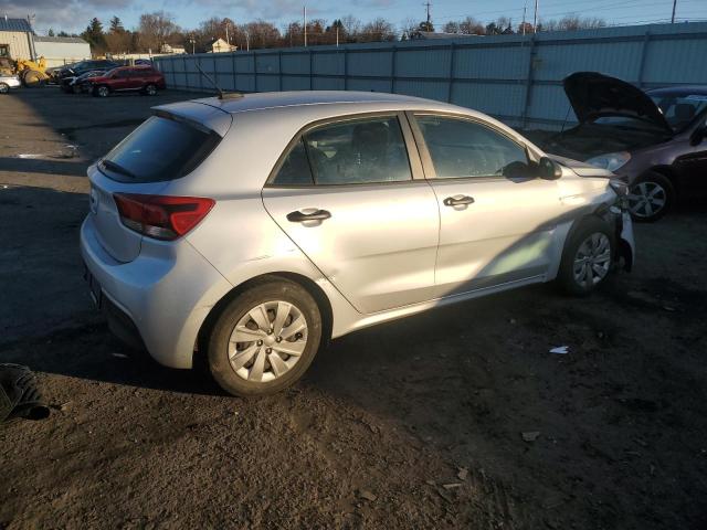 3KPA25AB0JE119316 - 2018 KIA RIO LX SILVER photo 3