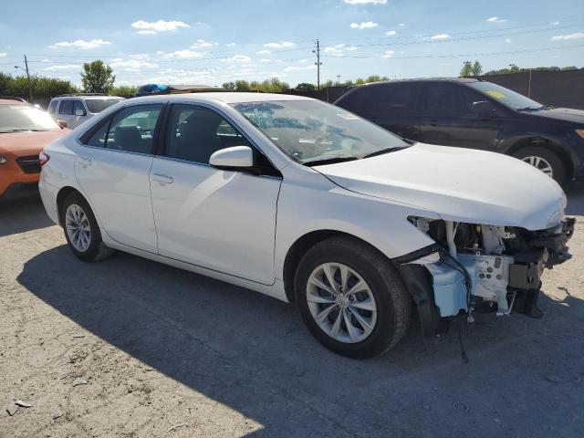 4T1BF1FK6HU617408 - 2017 TOYOTA CAMRY LE 白色 照片 4