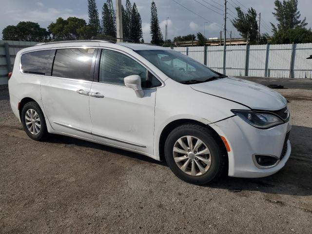 2C4RC1BG4HR620771 - 2017 CHRYSLER PACIFICA TOURING L WHITE photo 4