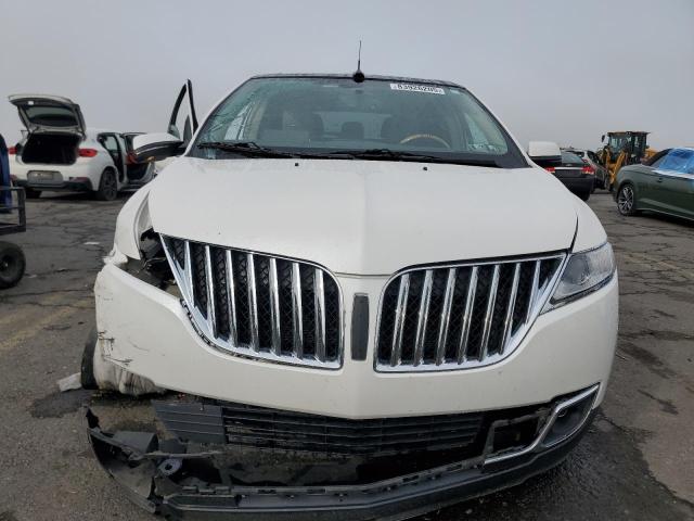 2LMDJ8JK5DBL18908 - 2013 LINCOLN MKX 白色 照片 5