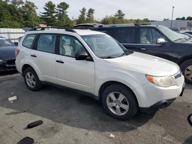JF2SHABC3BH727119 - 2011 SUBARU FORESTER 2.5X 白色 照片 4