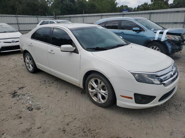 3FAHP0HAXCR402517 - 2012 FORD FUSION SE WHITE photo 4