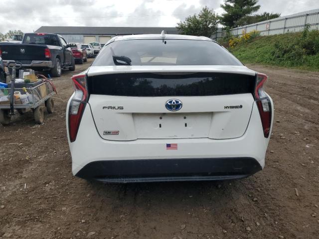 JTDKARFU7G3024809 - 2016 TOYOTA PRIUS WHITE photo 6
