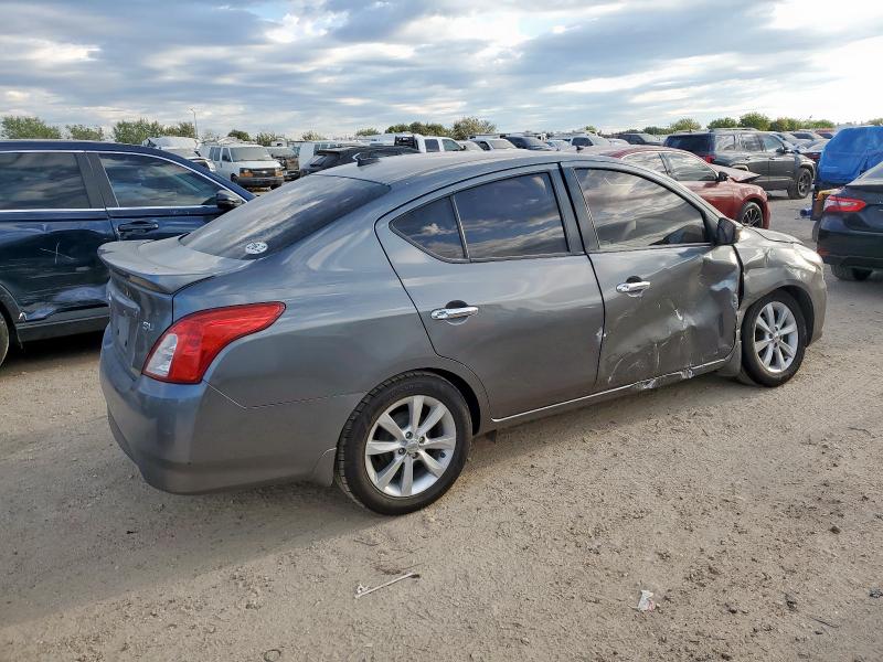 3N1CN7AP1HL811326 - 2017 NISSAN VERSA S 灰色 照片 3