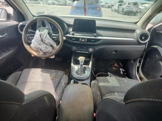 3KPF24AD9KE009481 - 2019 KIA FORTE FE WHITE photo 8