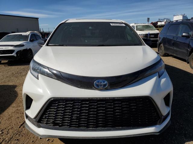 5TDGSKFC0SS180151 - 2025 TOYOTA SIENNA LE أبيض صورة 5