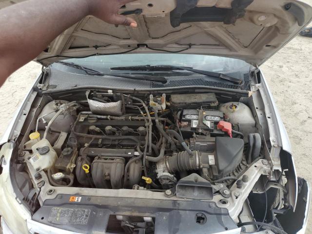 1FAHP3FN1AW221713 - 2010 FORD FOCUS SE SILVER photo 11