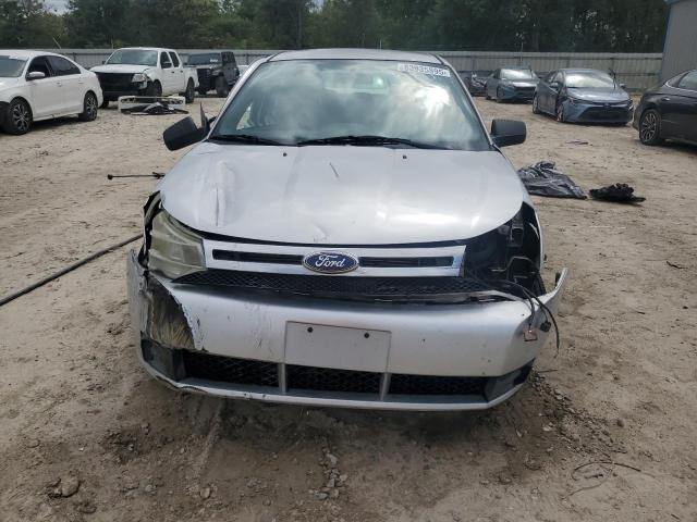 1FAHP3FN1AW221713 - 2010 FORD FOCUS SE SILVER photo 5