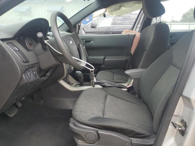 1FAHP3FN1AW221713 - 2010 FORD FOCUS SE SILVER photo 7