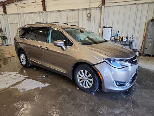 2C4RC1BG8HR591212 - 2017 CHRYSLER PACIFICA TOURING L TAN photo 4