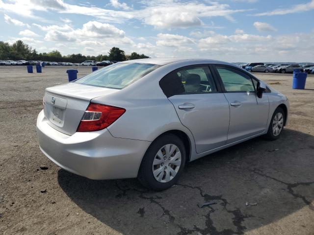 19XFB2F57CE338056 - 2012 HONDA CIVIC LX Argent photo 3