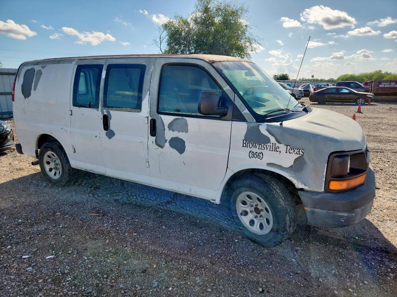 1GCFG15X751242481 - 2005 CHEVROLET EXPRESS G1500 WHITE photo 4