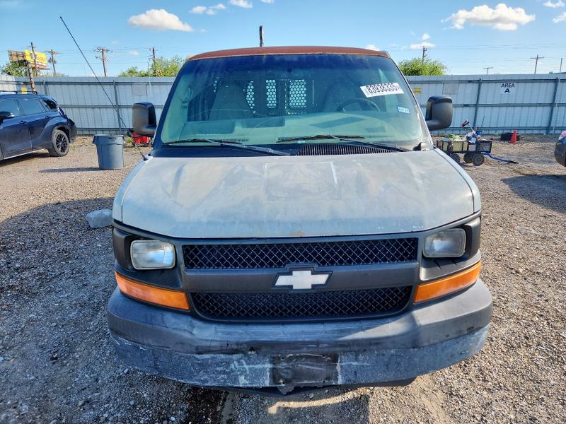 1GCFG15X751242481 - 2005 CHEVROLET EXPRESS G1500 WHITE photo 5