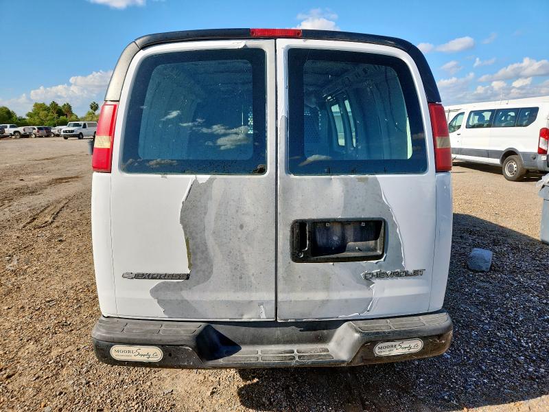 1GCFG15X751242481 - 2005 CHEVROLET EXPRESS G1500 WHITE photo 6