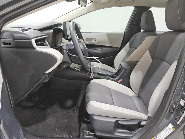 5YFB4MDE8SP261556 - 2025 TOYOTA COROLLA LE Մոխրագույն լուսանկար 7