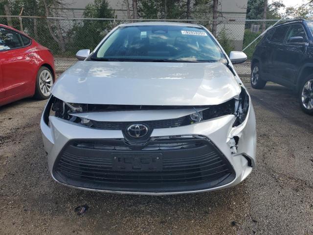 5YFB4MDE3SP233017 - 2025 TOYOTA COROLLA LE فضي صورة 5