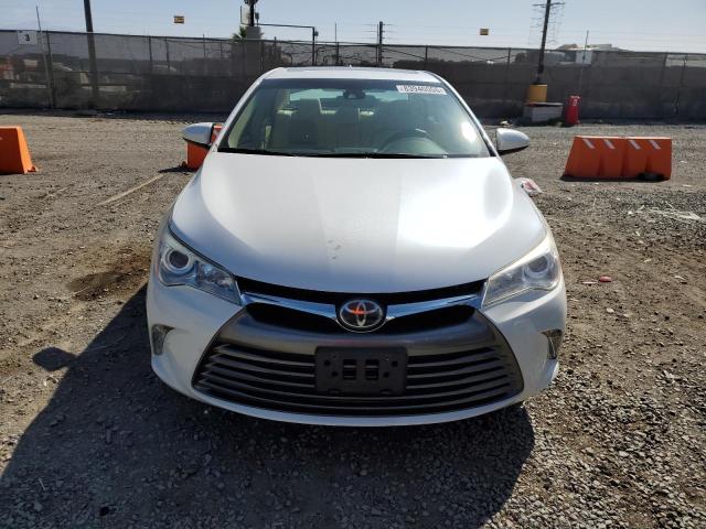 4T1BF1FK0HU709968 - 2017 TOYOTA CAMRY LE WHITE photo 5