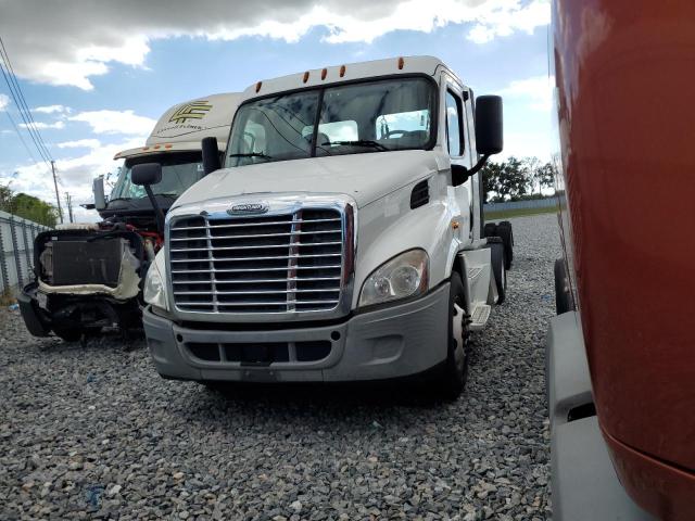 3AKBGADV9GSHB2527 - 2016 FREIGHTLINER CASCADIA 1 Beyaz fotoğraf 2