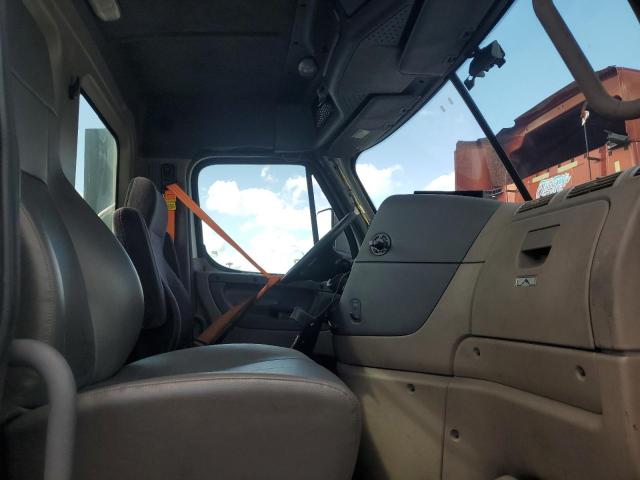 3AKBGADV9GSHB2527 - 2016 FREIGHTLINER CASCADIA 1 Beyaz fotoğraf 5