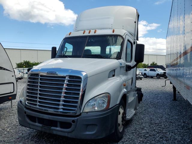 3AKBGADV5HSJD0486 - 2017 FREIGHTLINER CASCADIA 1 Blanc photo 2