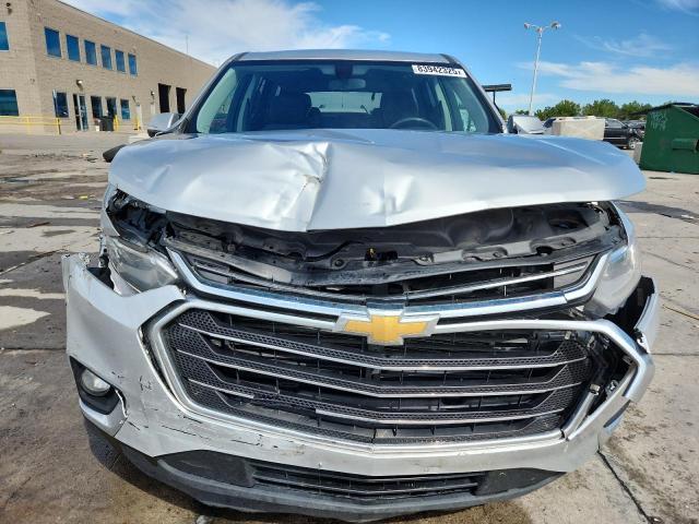 1GNEVGKW8JJ238098 - 2018 CHEVROLET TRAVERSE LT Gümüş foto 5