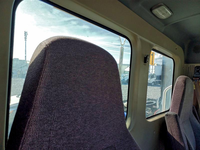 3AKBGADV0HSJD0721 - 2017 FREIGHTLINER CASCADIA 1 თეთრი ფოტო 6