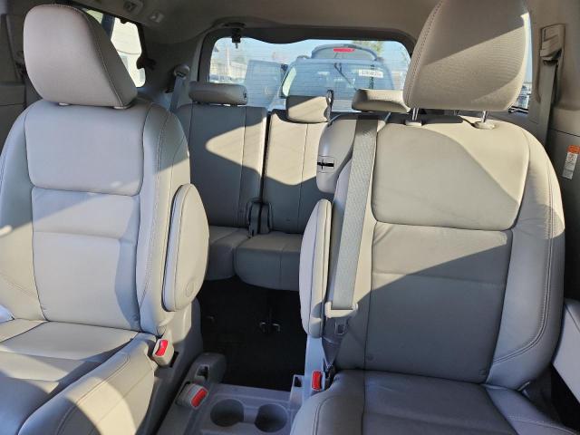 5TDYZ3DC6KS006979 - 2019 TOYOTA SIENNA XLE ვერცხლისფერი ფოტო 10