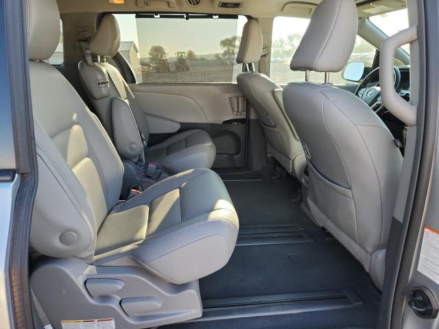 5TDYZ3DC6KS006979 - 2019 TOYOTA SIENNA XLE ვერცხლისფერი ფოტო 11
