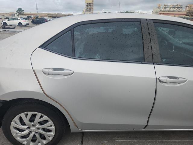 5YFBURHE3HP733114 - 2017 TOYOTA COROLLA L SILVER photo 10